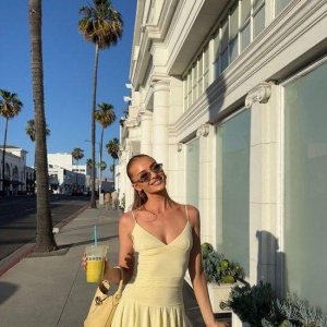 盛夏步入了尾声,“水果味”穿搭带你回到暑假的第一天